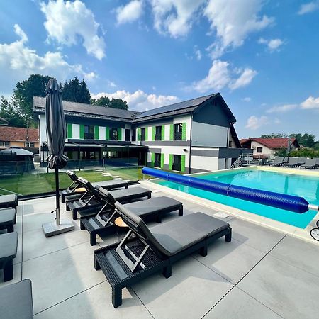 Q Villa Săcele Buitenkant foto