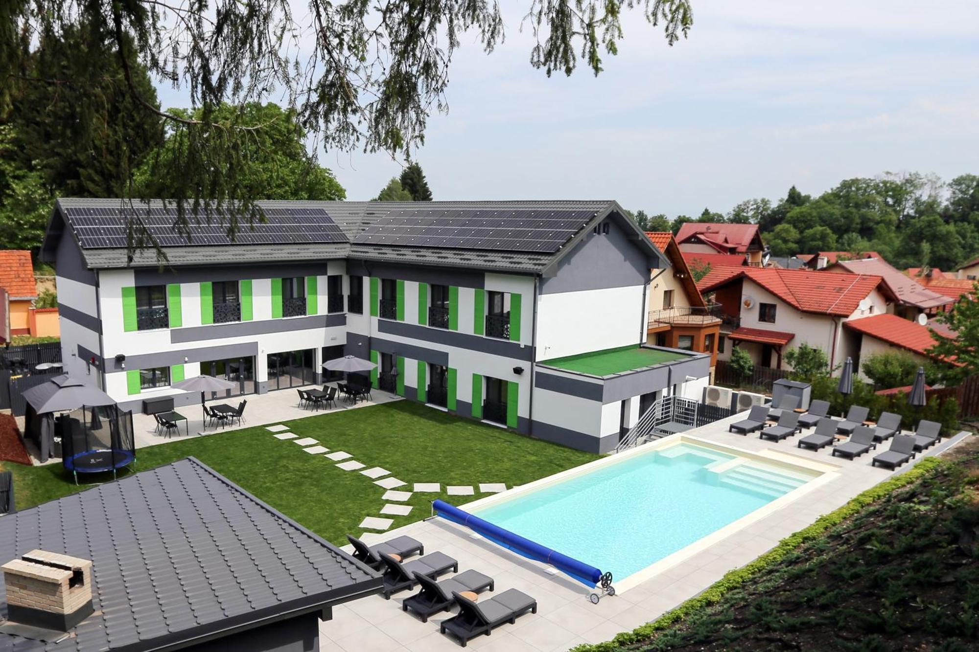 Q Villa Săcele Buitenkant foto